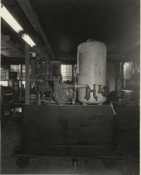 Woodward actuator governor on assembly floor circa 1935    03.jpg